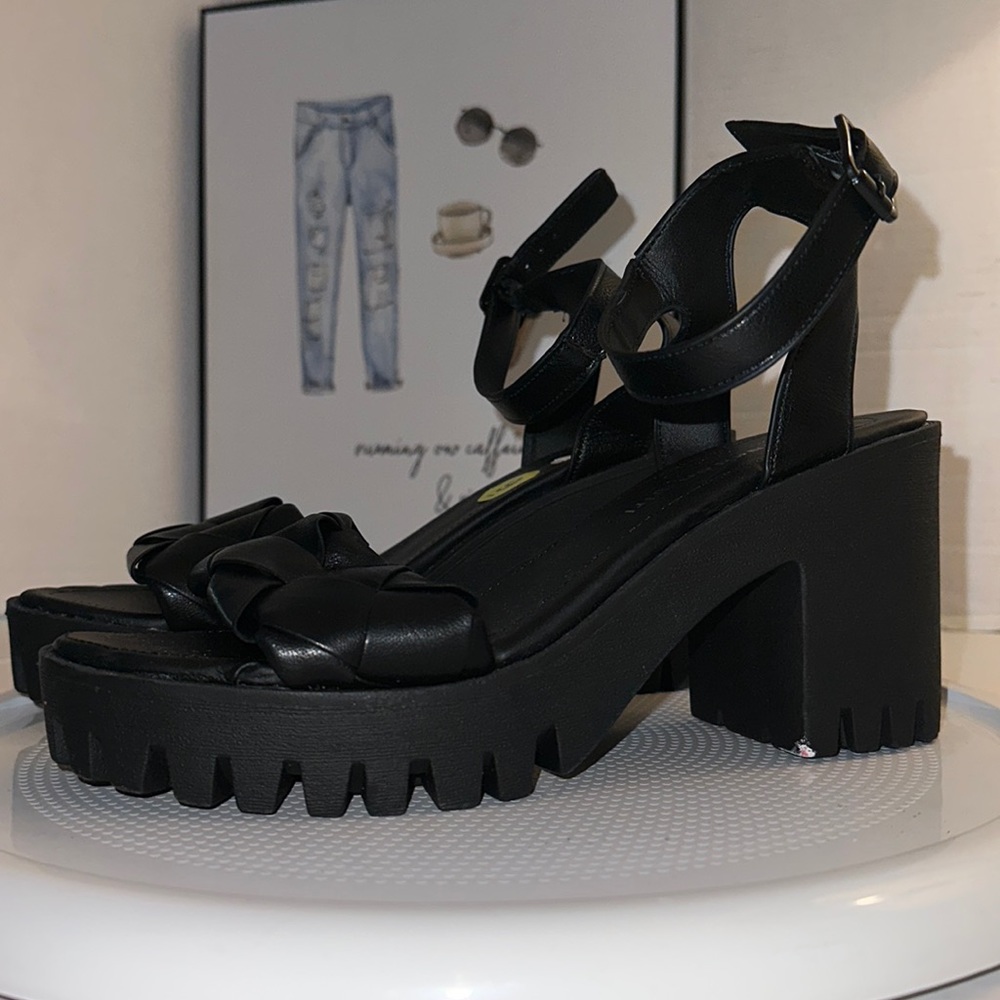 🆕Madden Girl Platform Sandals